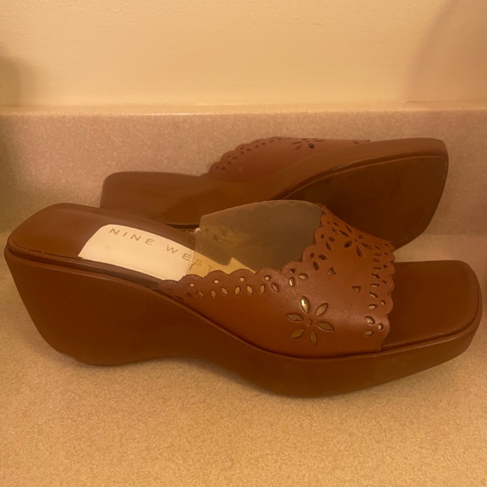 Heel - Picture 2 of 4